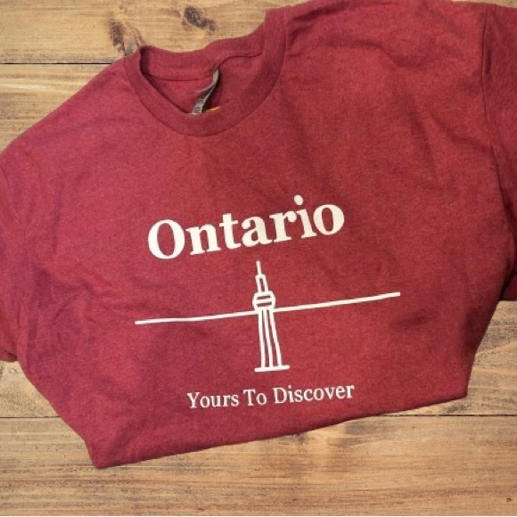 Ontario Canada CN Tower Red Shirt - Picture 2 of 4